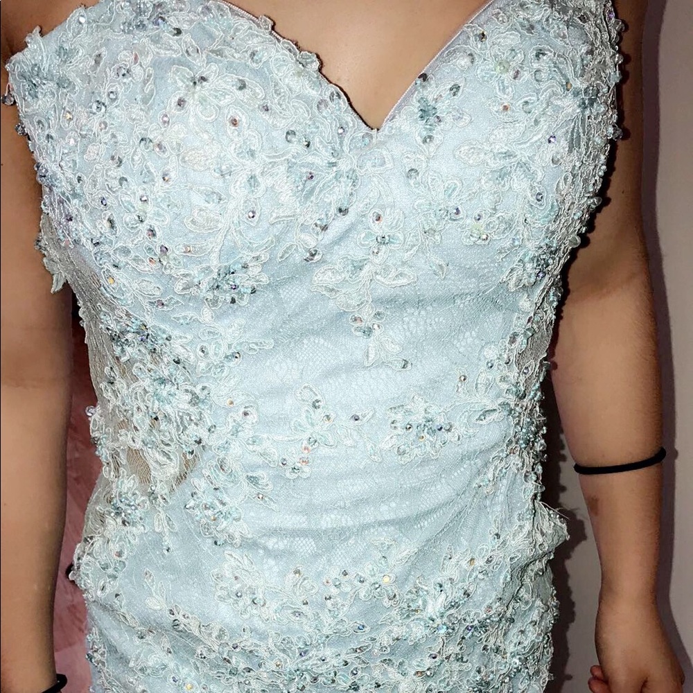 Prom dress!! - Picture 5 of 8